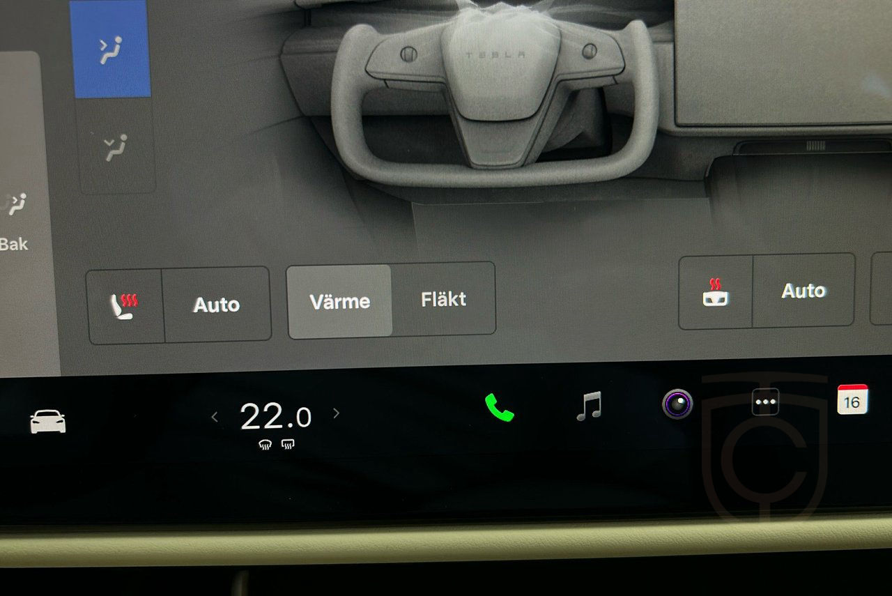 Tesla Model S AWD Yoke