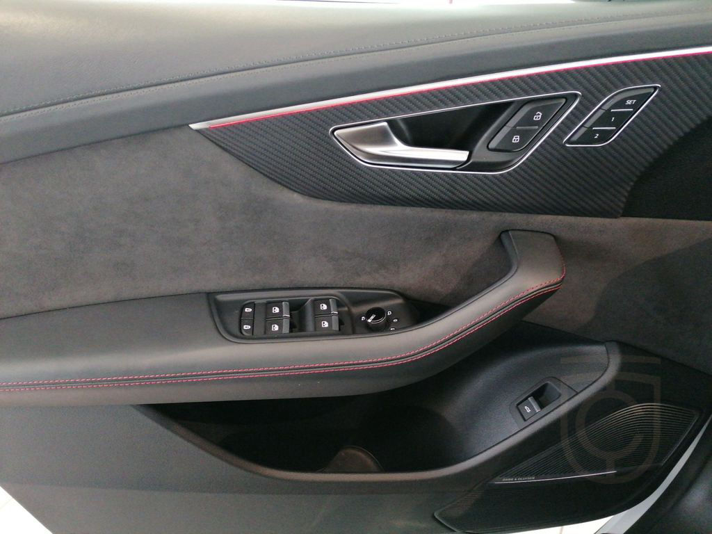 Audi RS Q8 600PS QUATTRO AHK.PANO.STANDHZG.B&O.360°KA