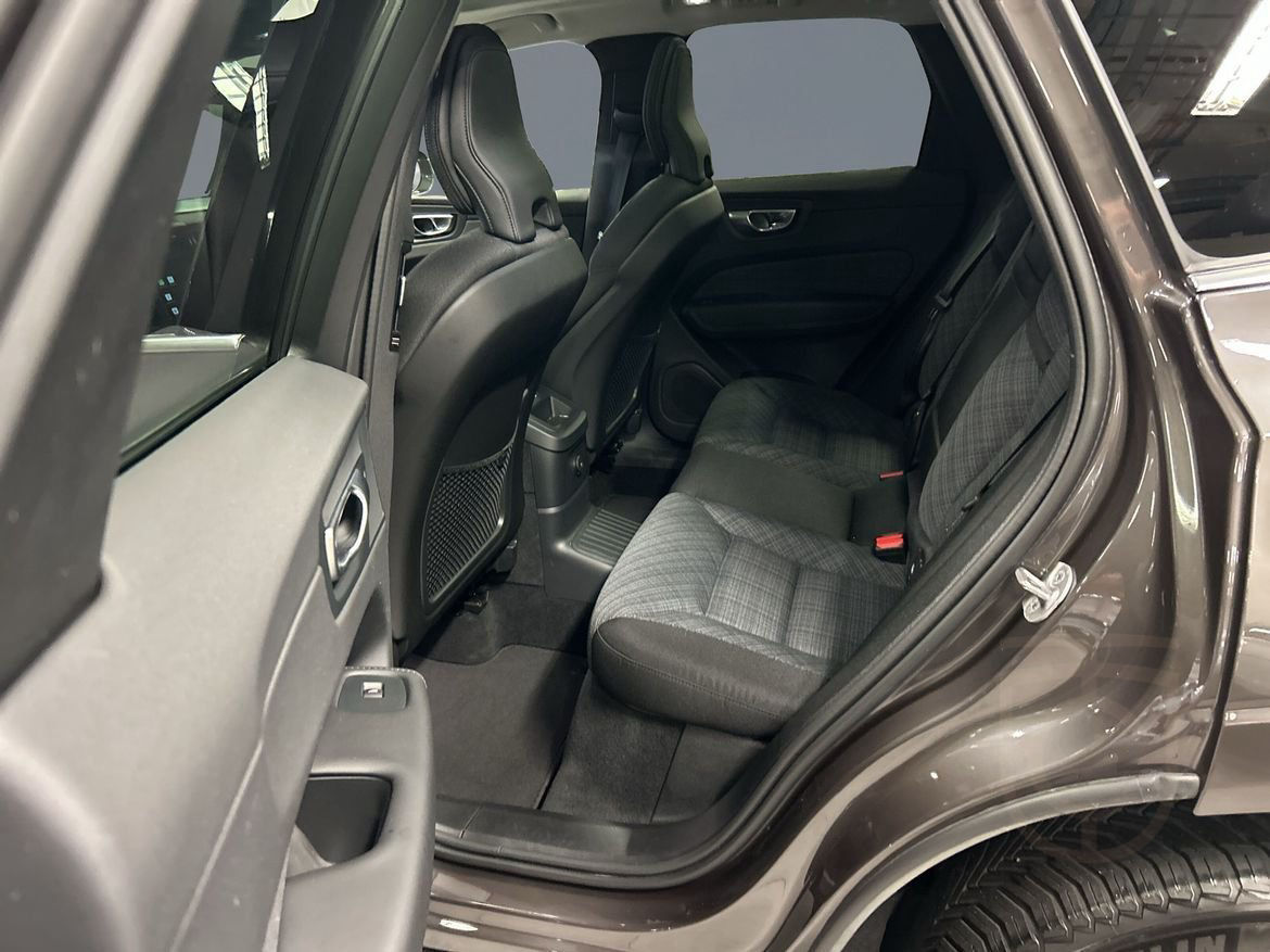 Volvo XC60 Recharge T6 II Core Edition