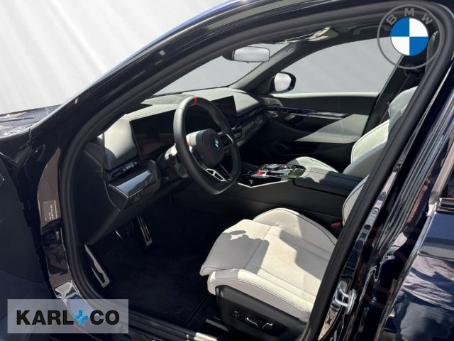 BMW M5 Limousine Carbon B&W Panorama IconicGlow LHZ