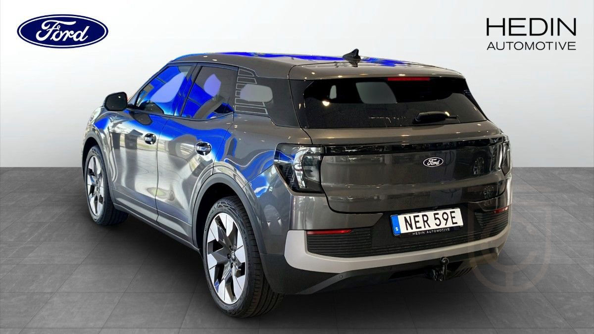 Ford Explorer PREMIUM LONG RANGE RWD
