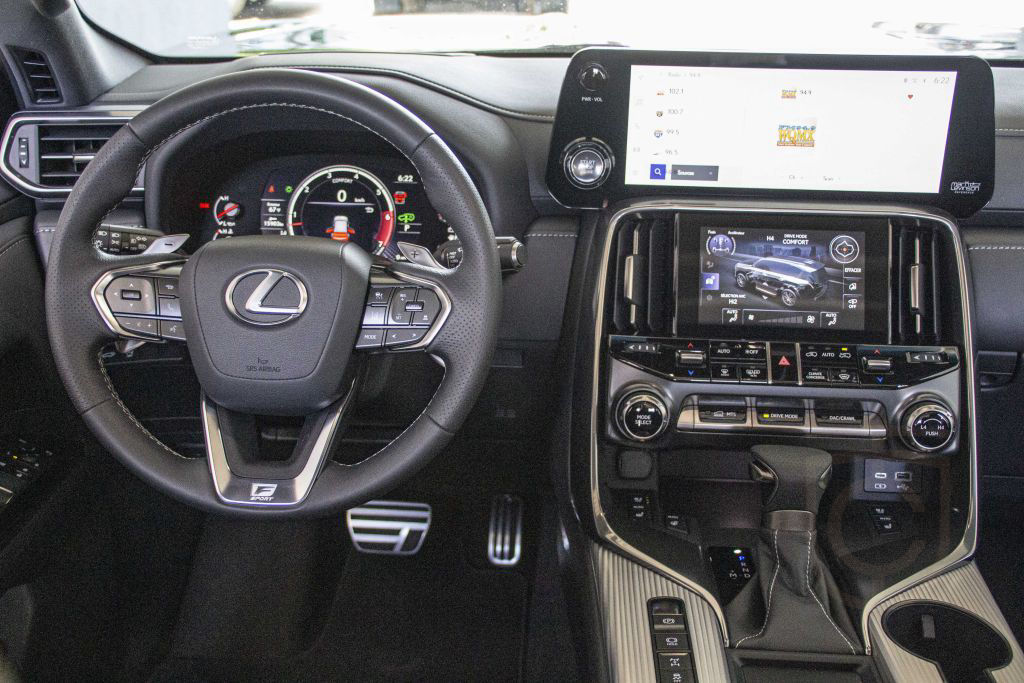Lexus LX 600 F SPORT