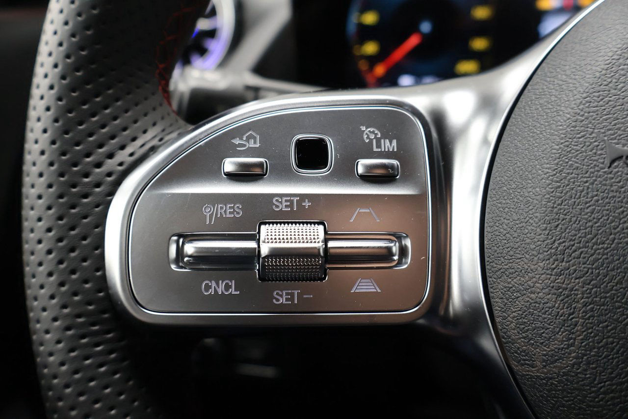 Mercedes-Benz EQA 300 4MATIC AMG ADVANCED PLUS