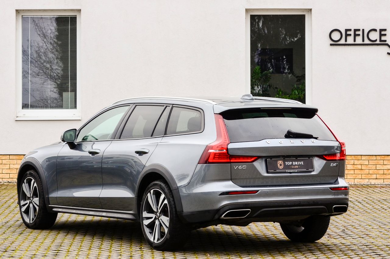 Volvo V60 CC B4 AWD Momentum