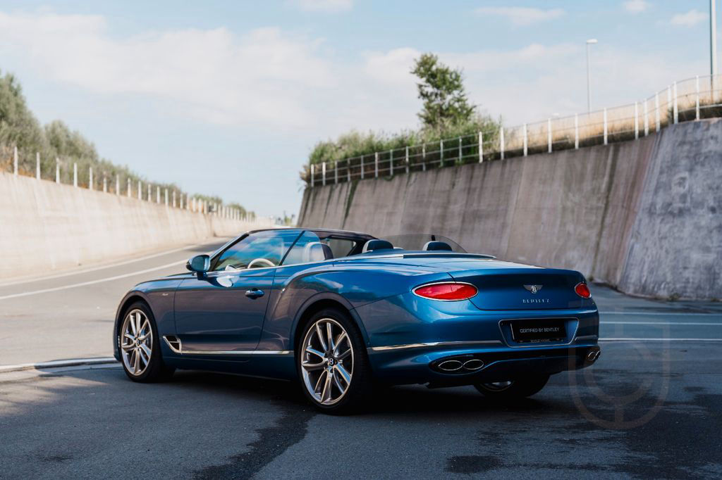 Bentley Continental GTC Azure