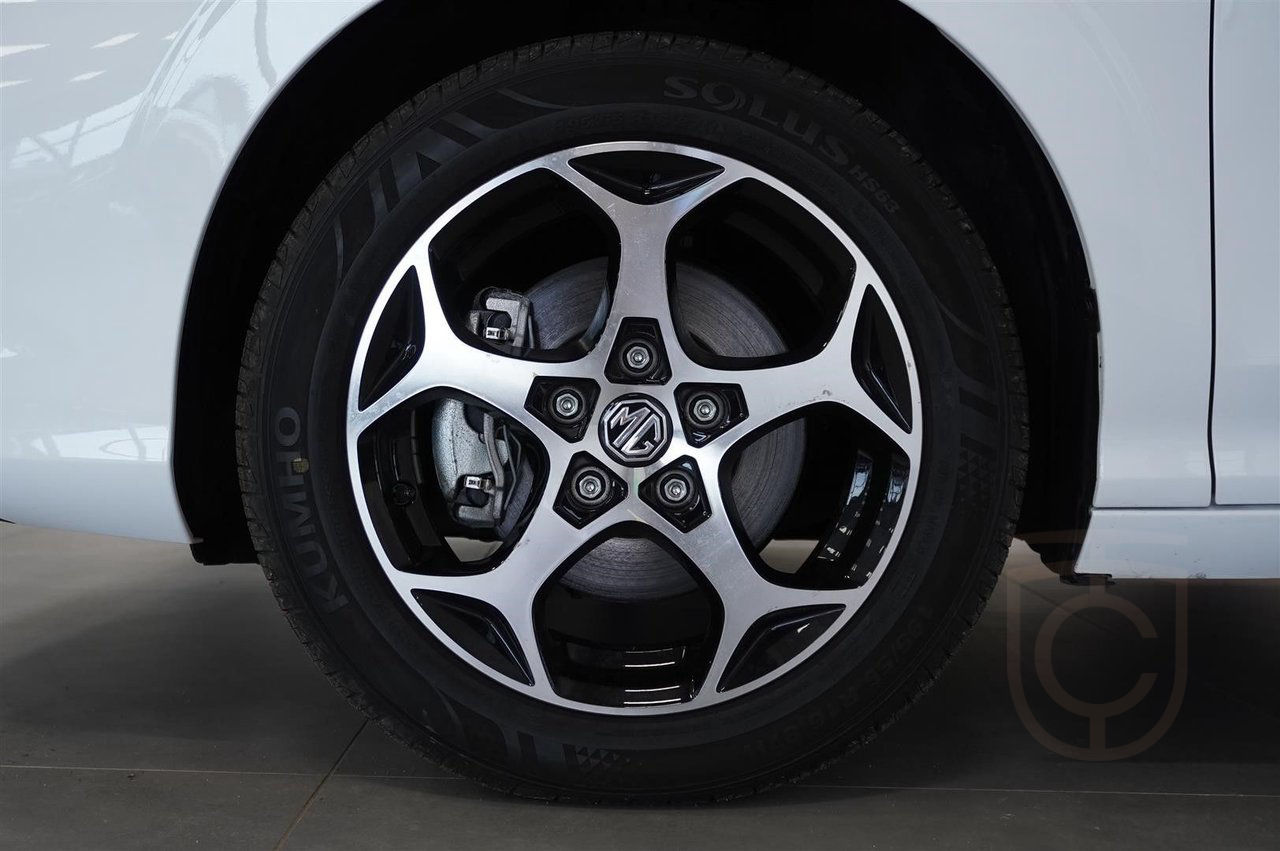 MG 3 Mg3 Lux HEV 1.5 AT