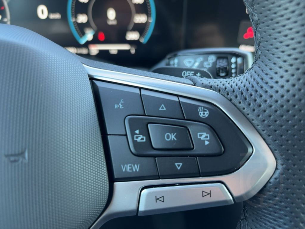 Volkswagen Touareg 3.0 TSI DSG 4M R-Line ACC Kamera LED Nav