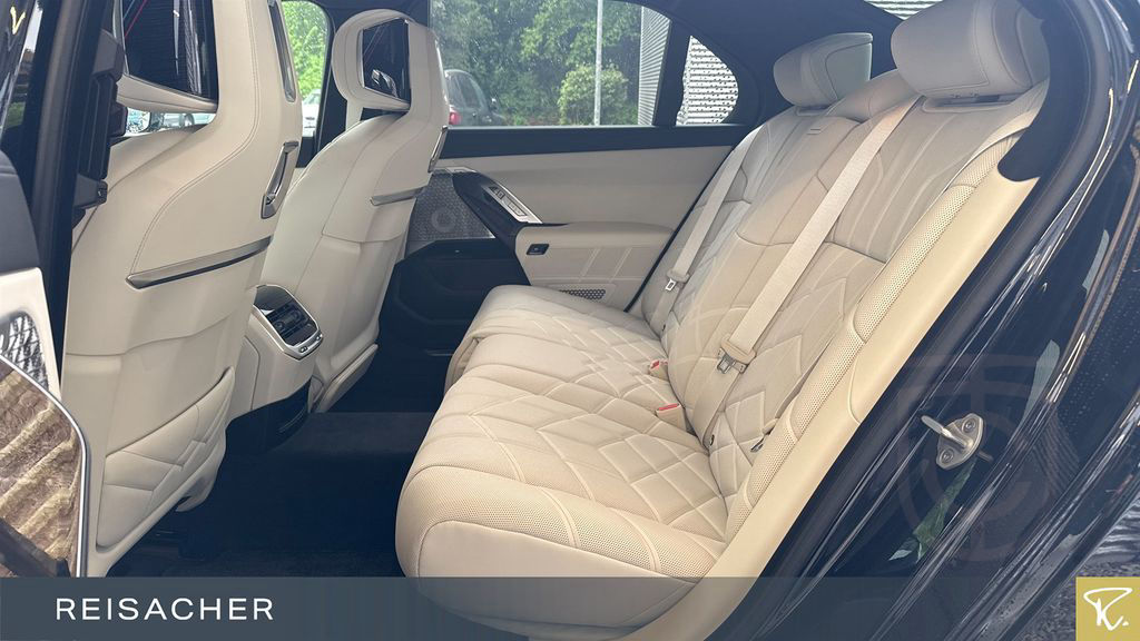 BMW 740d A xDrive M-Sport,M-Sport PRO,SkyLou,AHK,DAP