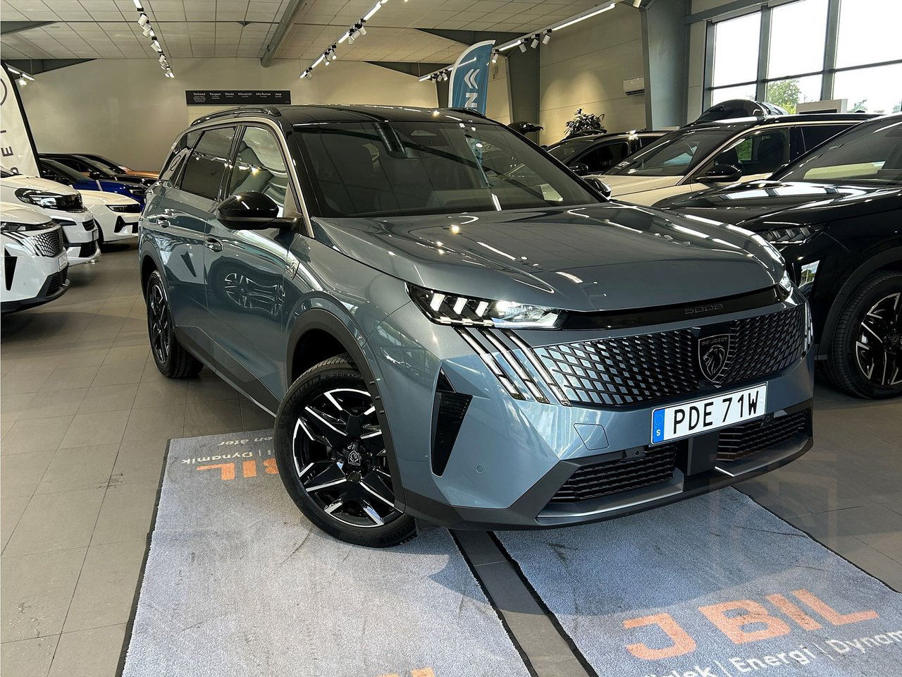 Peugeot 5008 GT Hybrid