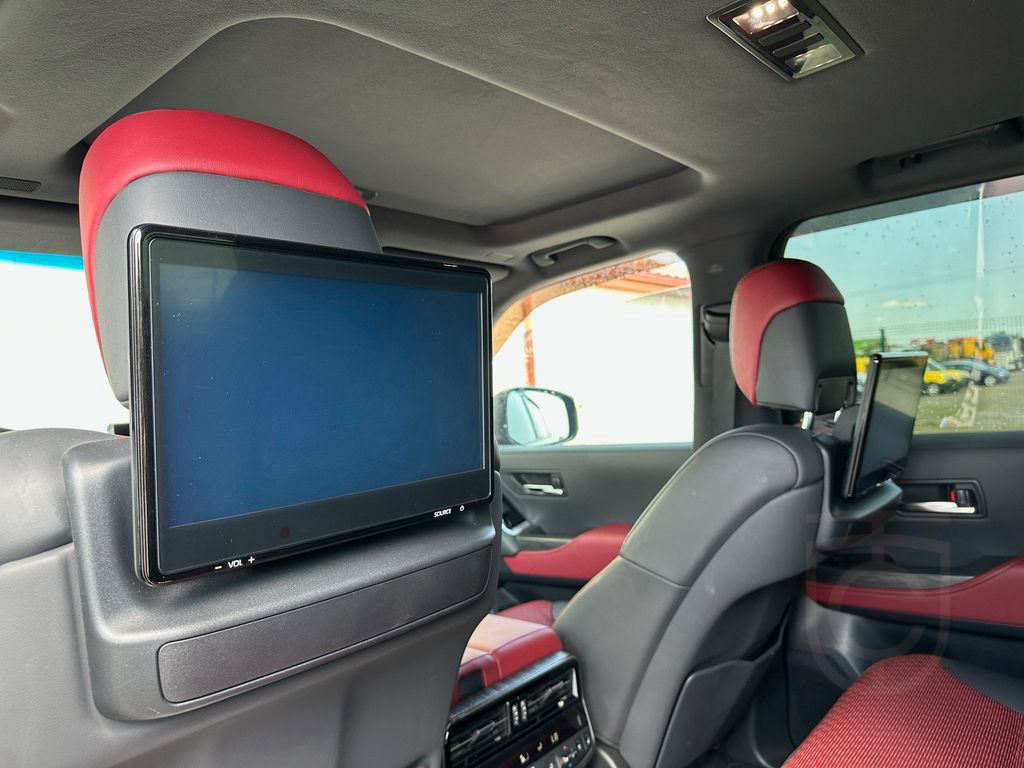Toyota LAND CRUISER 300 4x4, COMBI VIN 466