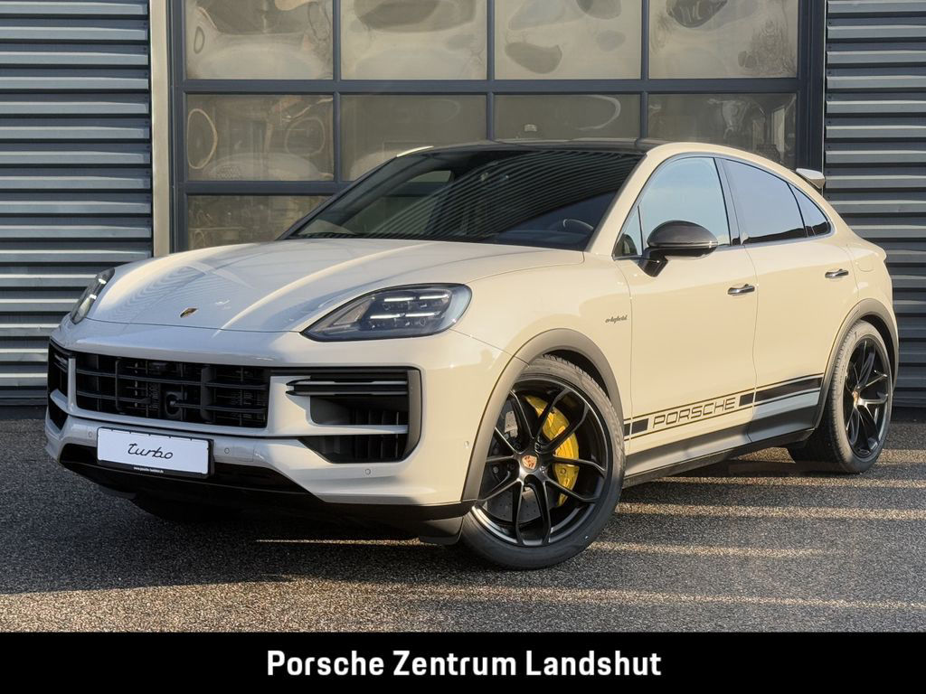 Porsche Cayenne Turbo E-Hybrid Coupe mit GT-Paket | PDCC