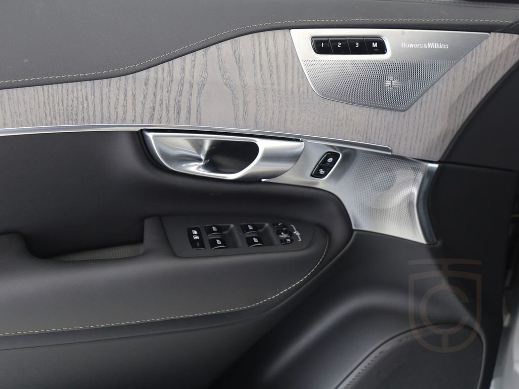 Volvo XC90 T8 Ultra Bright Recharge Plug-In Hybrid AWD