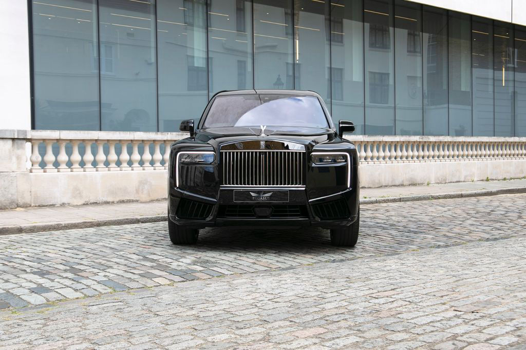 Rolls-Royce Cullinan - BLACK BADGE TRIM - STARLIGHT