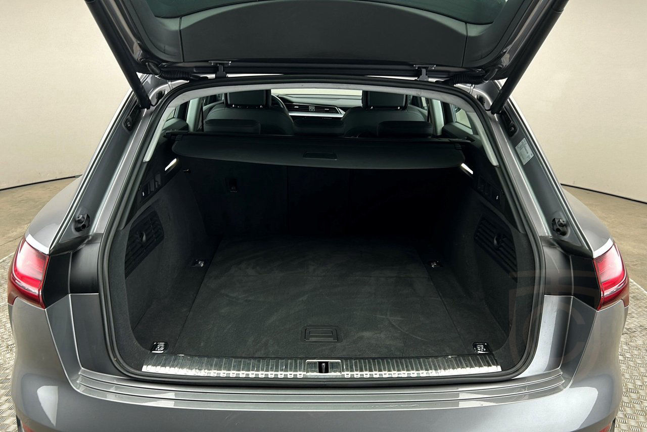 Audi E-Tron 55 Quattro Proline Svart Optik