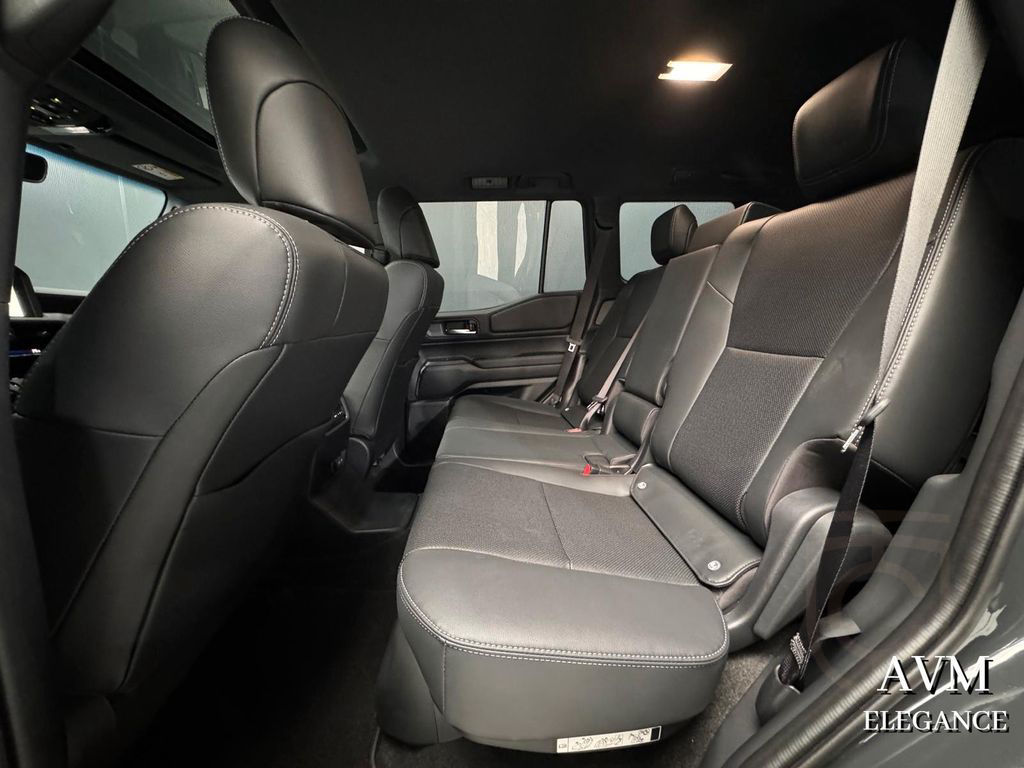 Toyota Land Cruiser 250 VX 2.8L*AHK*7 SEAT*PANO*KAMERA*