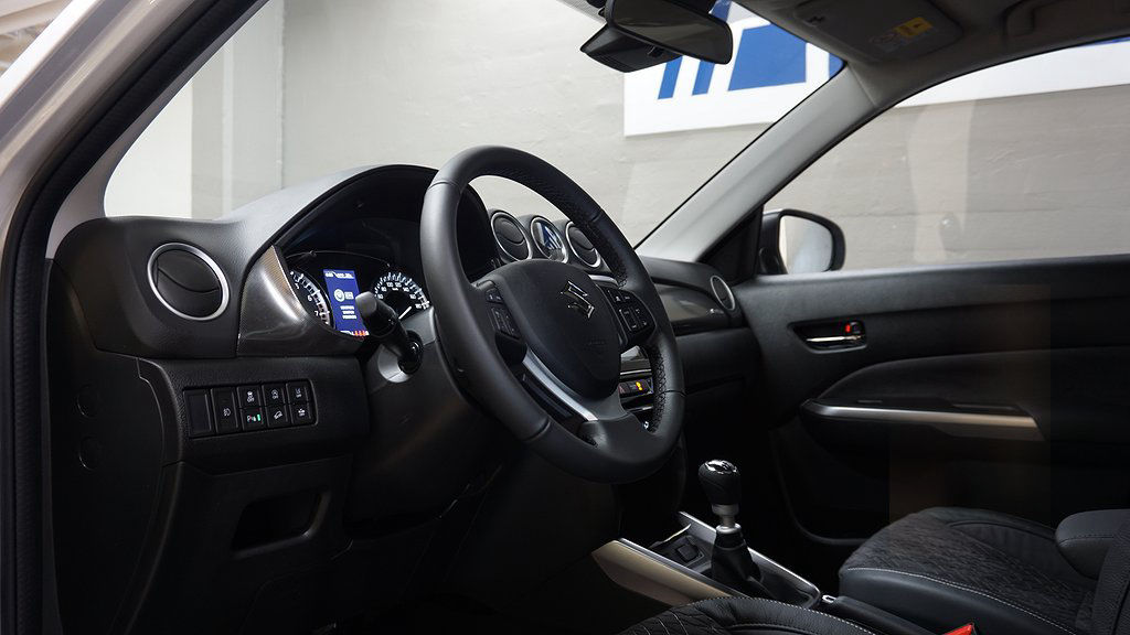 Suzuki Vitara 1.4T Hybrid allgrip 4x4 Kampanj! från 227900:-