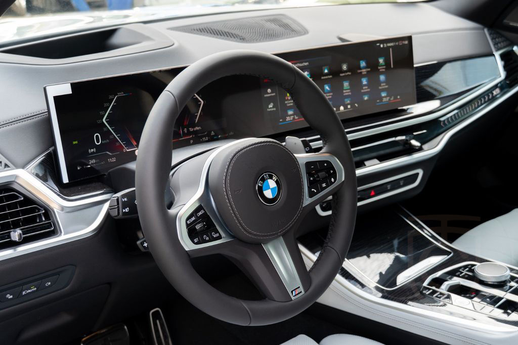 BMW X5 30d M SPORT.DR.ASS.PANO.LUFTF.H/K.360.AHK.22"