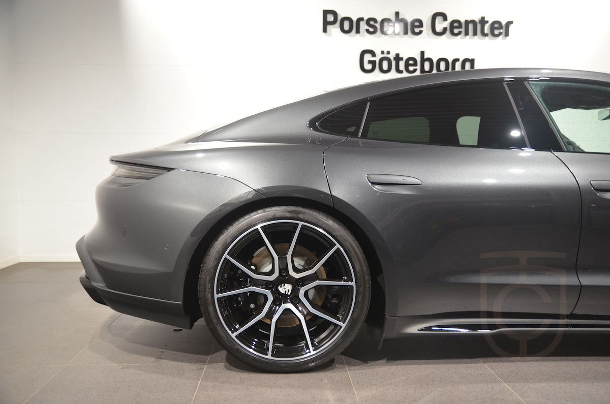 Porsche Taycan RWD