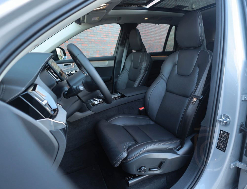 Volvo XC 90 Ultra Dark Recharge AWD *Massage*B&W*Luft*