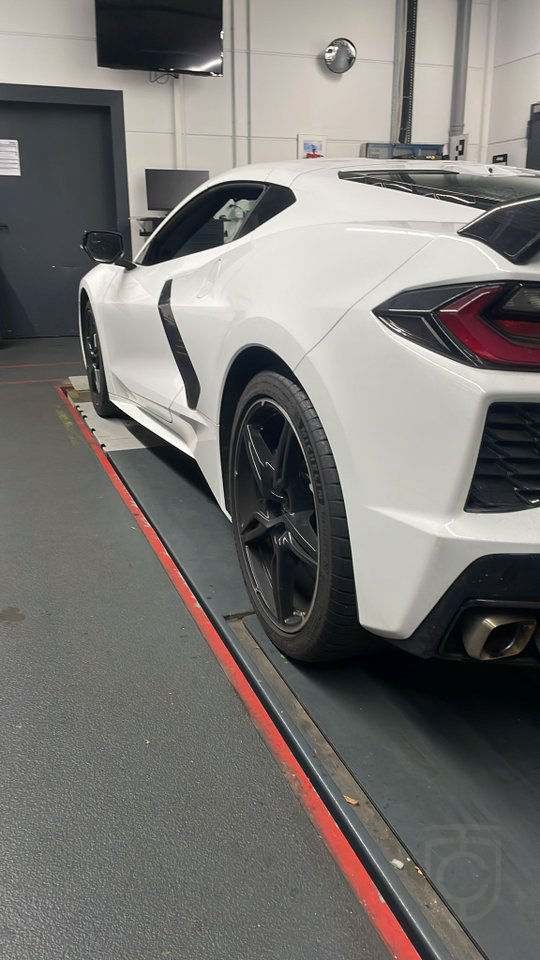 Chevrolet Corvette C8 LAUNCH EDITION EV BYTE