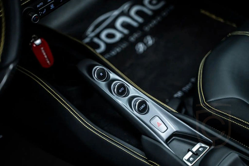 Ferrari F8 Spider 3.9~Sollevatore~Brembo~LIFT~