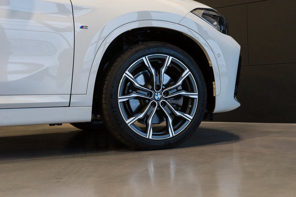 BMW X1 xDrive 25e M-Sport / Connected / Läder / Drag/ 19 tum