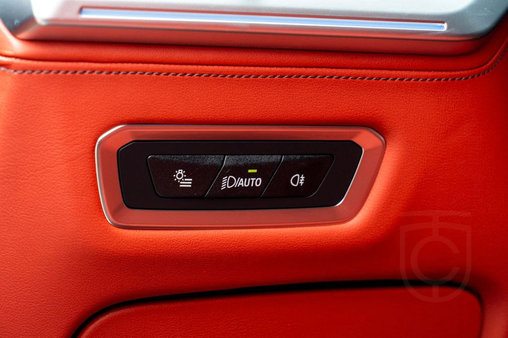 BMW XM 50e DR.ASS.PRO.SOFTC.MASSAGE.H/K.360°.AHK.