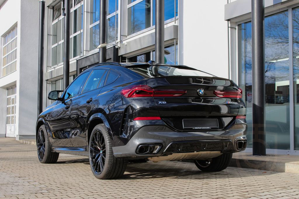 BMW X6 M60 i xDrive / STANDHEIZUNG / B&W / TRAVEL