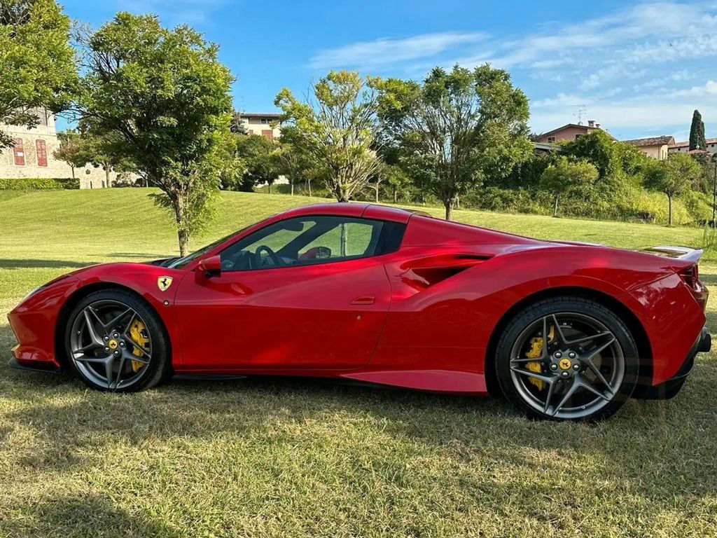 Ferrari F8 Spider Rosso Corsa~Sollevatore~Lift~360°~