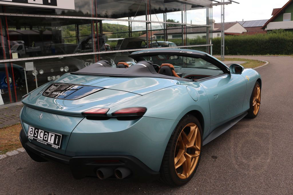 Ferrari Roma Spider