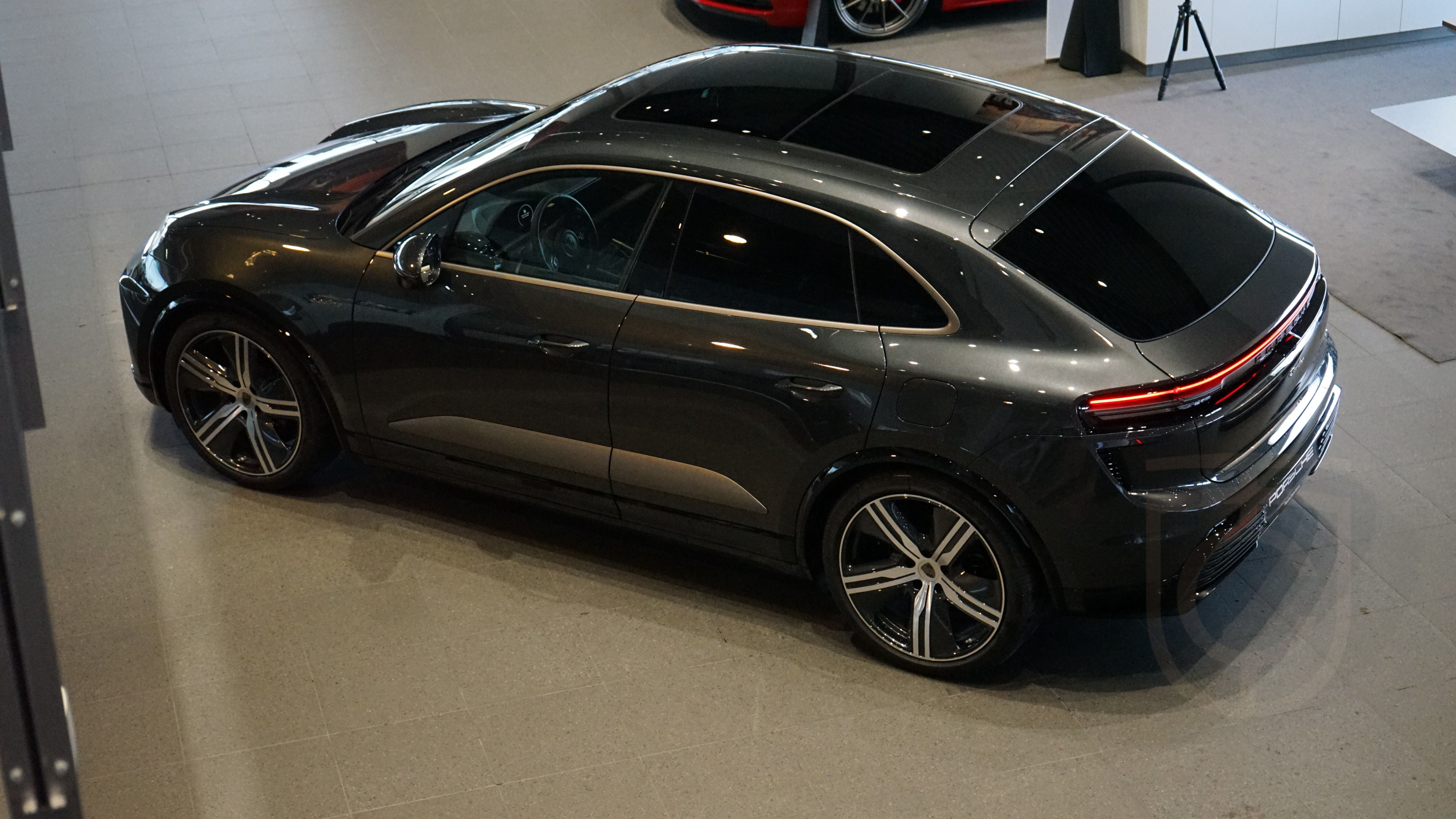 Porsche Macan Turbo Electric