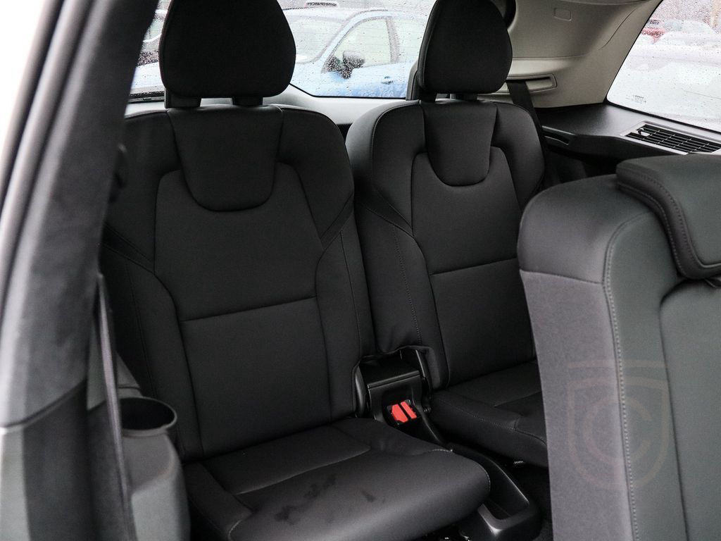 Volvo XC90 T8 AWD Ultra Dark Recharge Plug-In Hybrid