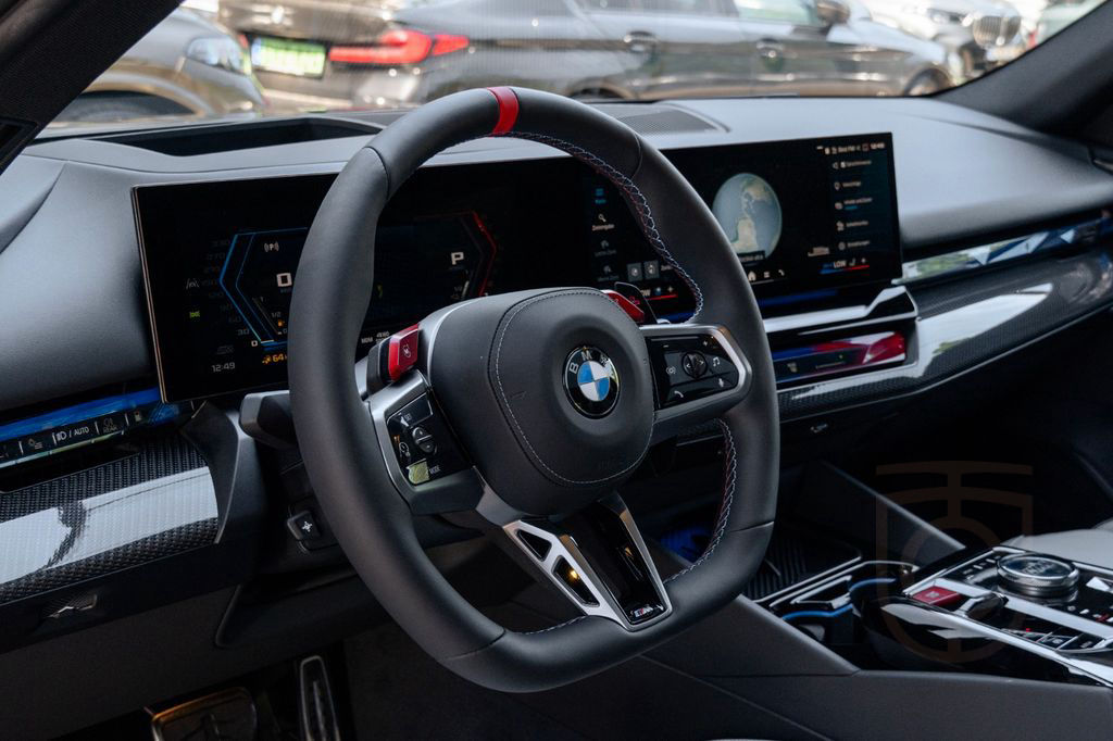 BMW M5 DR.ASS.PLUS.B&W.PARK.ASS.PRO.HUD.LED.360°