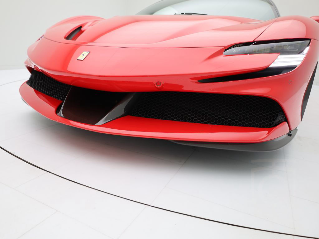 Ferrari SF90 Stradale - FERRARI HAMBURG