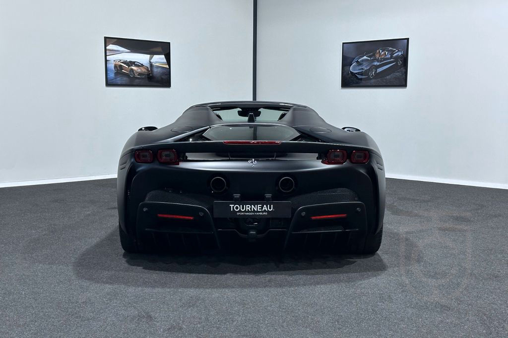 Ferrari SF90 Spider | Lift | LED | Carbon | Racing-Seats