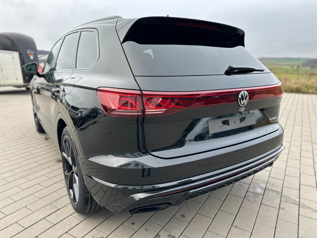 Volkswagen Touareg R eHYBRID+AHK+PANO+DYNAUDIO+SOFTCLOSE