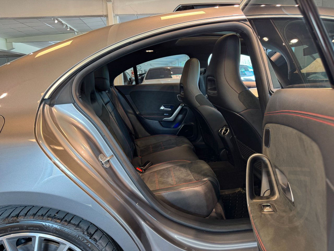 Mercedes-Benz CLA 250 e AMG Pano Burmester Widescreen