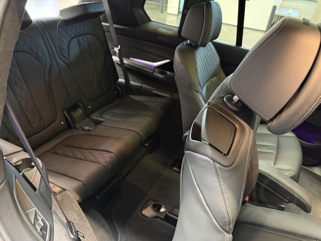 BMW X7 xDrive 40 d M Sportsport / voll / LM 23"/GSHD