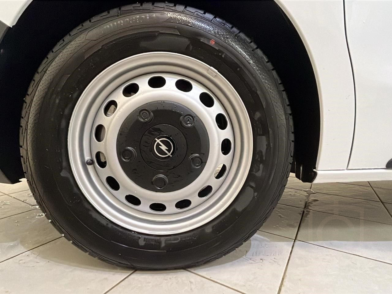 Opel Vivaro L3 145 AT8