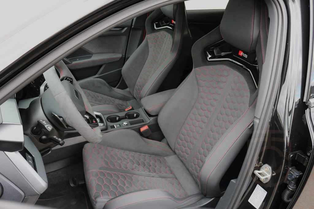 Audi RS3 Sportback/Pano/Matrix/Sportabg/Sonos/Schale