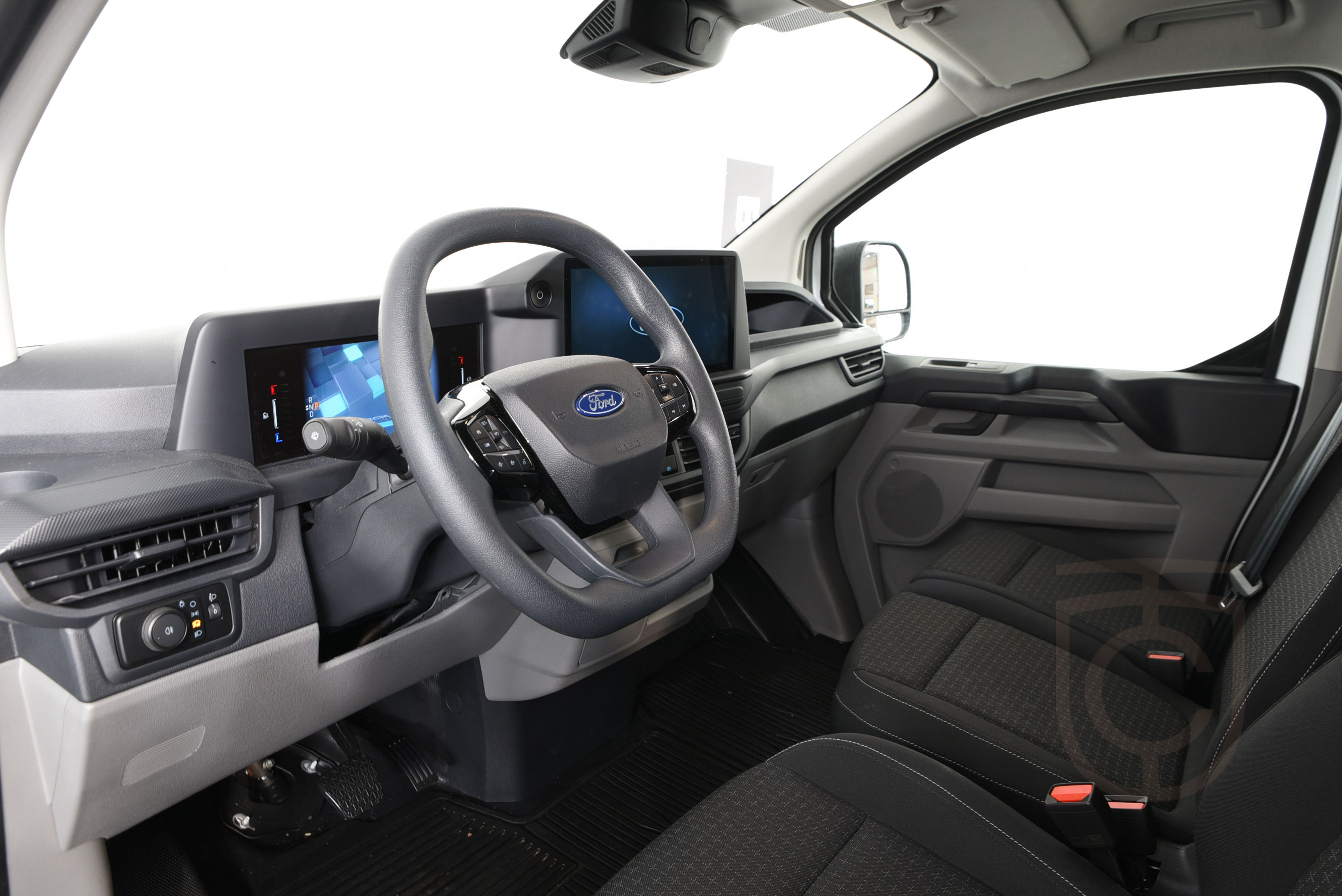 Ford E-Transit Custom 320