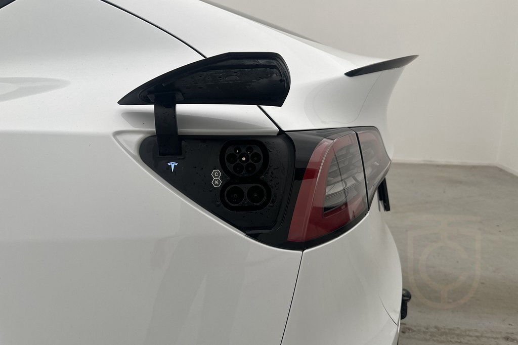 Tesla Model Y Standard Range RWD