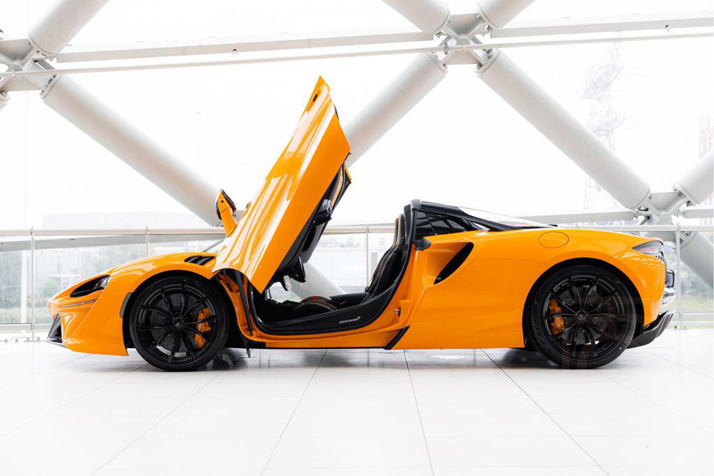 McLaren Artura Spider 3.0 V6 Plug-In | Performance | Car