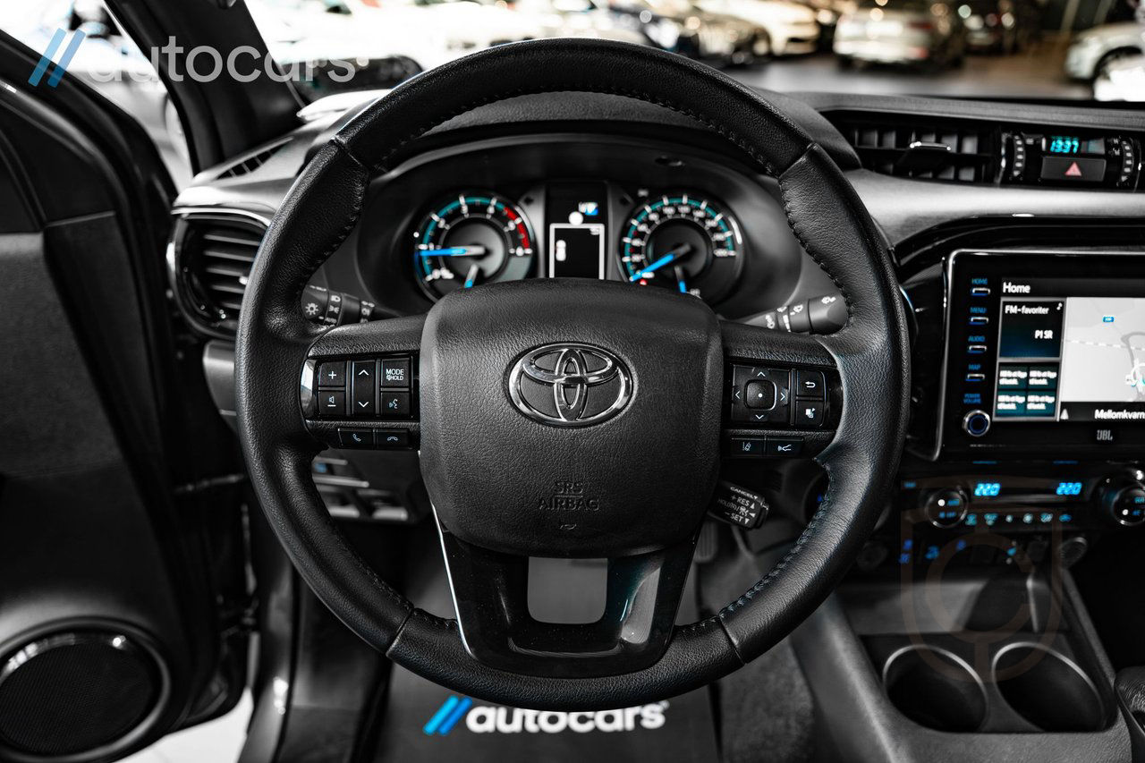 Toyota Hilux 2.8 4WD Invincible