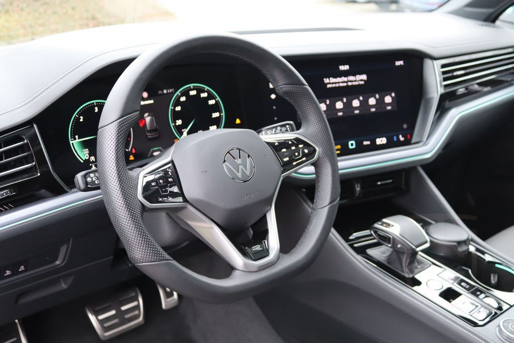 Volkswagen Touareg R-Line 3.0 BlackSty Allrlenk Nacht Luftf