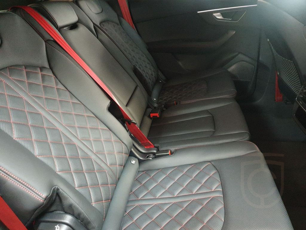 Audi SQ7 SUV TFSI 373 kW exklusive*Matrix-LED*AHK*HUD