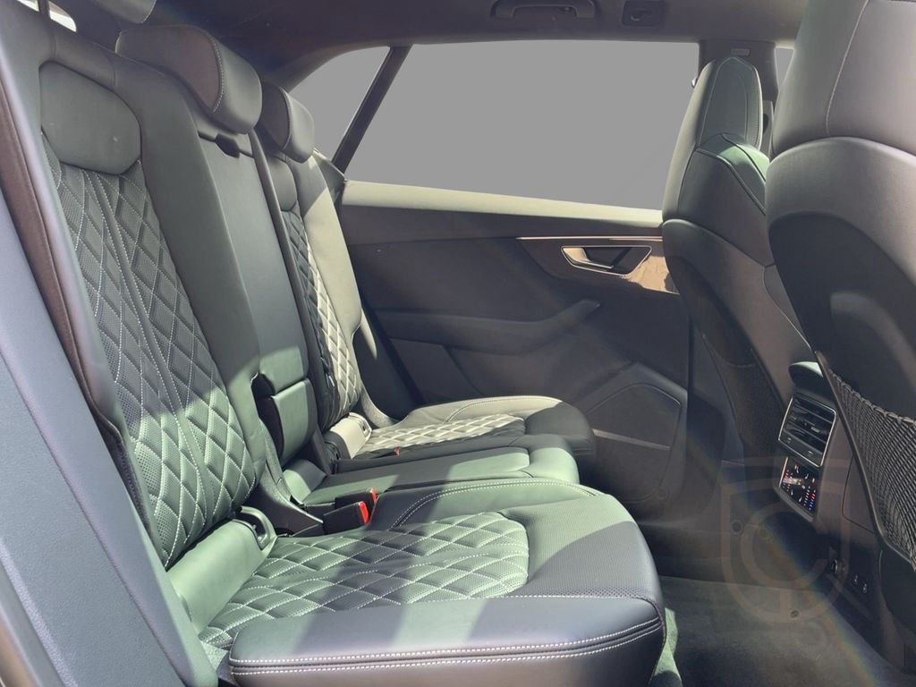 Audi Q8 TDI quattro competition plus S Line Luft Pano