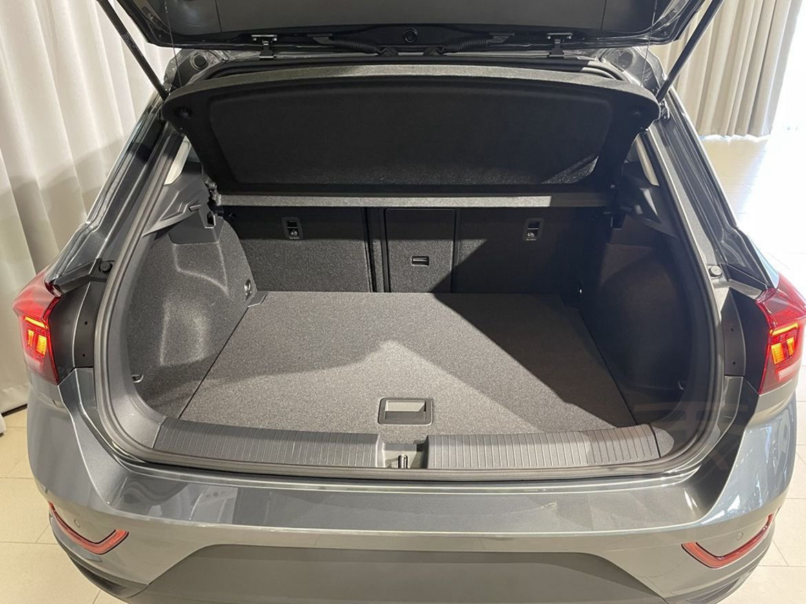 Volkswagen T-Roc LIFE EDITION TSI 150 DSG, 2-zon Klimat