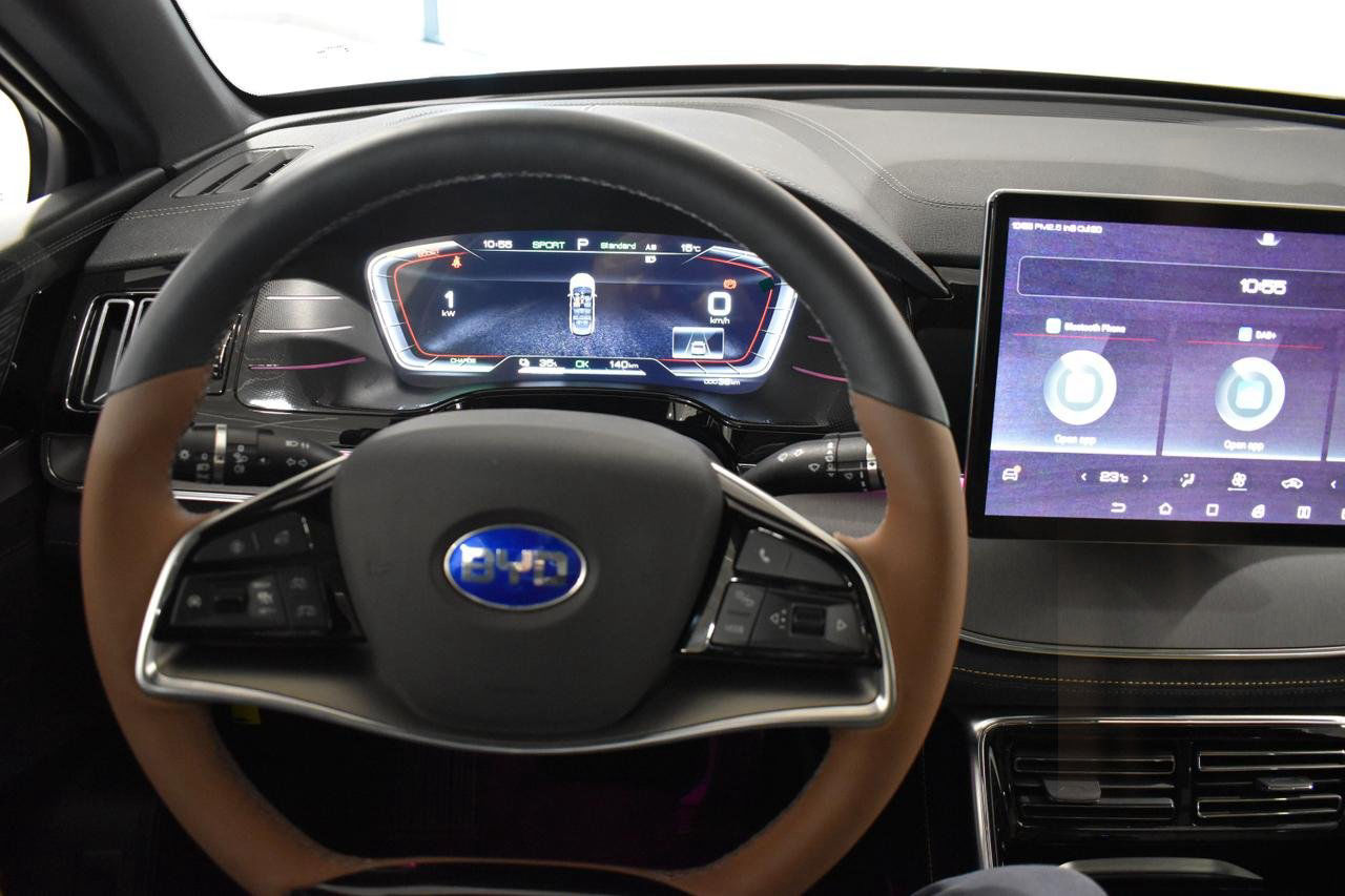 Byd tang byd tang awd 7-seat flagship