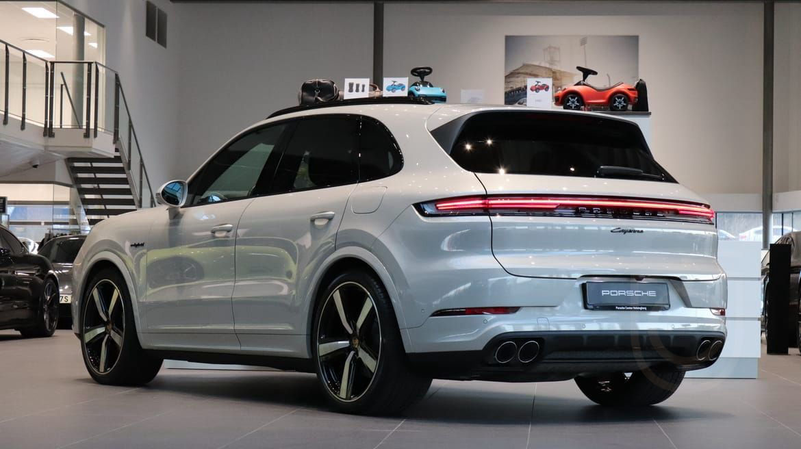 Porsche Cayenne E-Hybrid Cashmere beige metallic